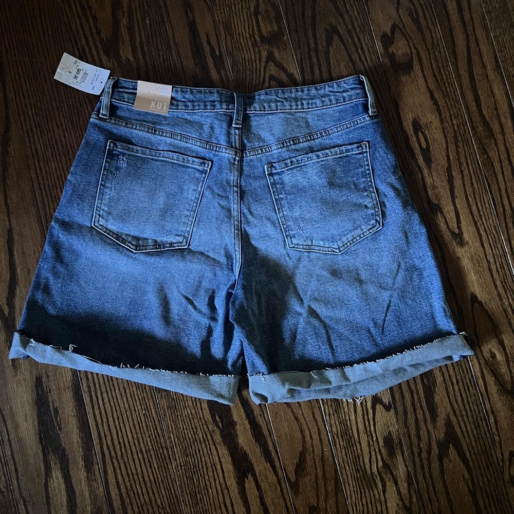 Kut From the Kloth Hailey High Rise Short, Exclusive - Picture 4 of 5